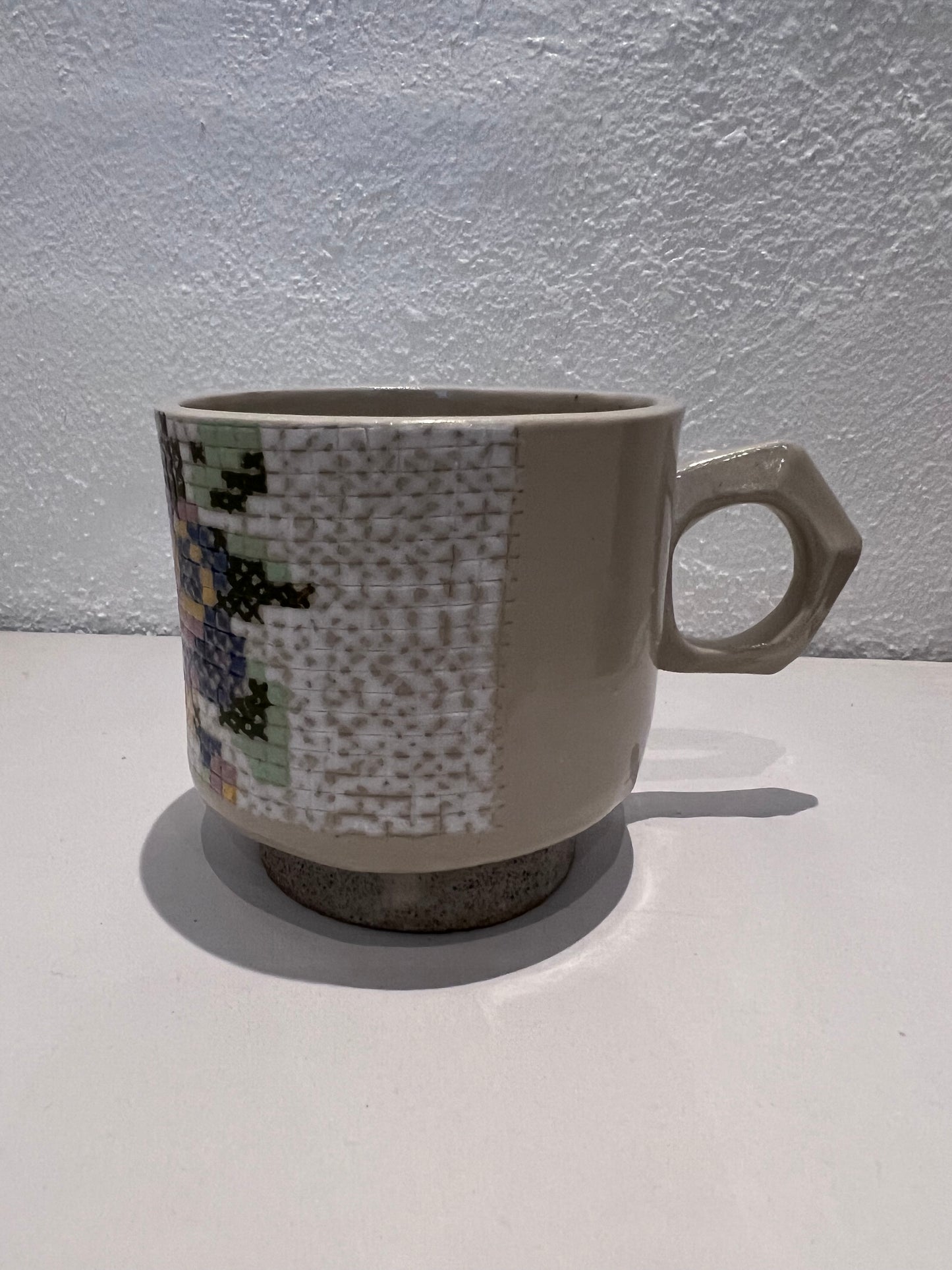 Korsstingskop med hank